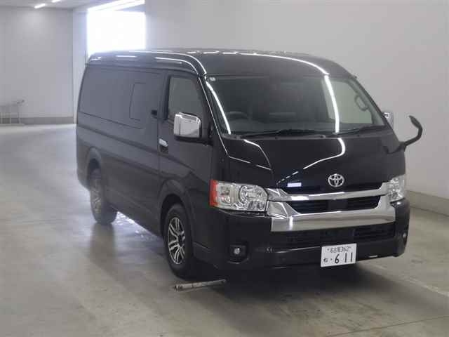 TOYOTA HIACE