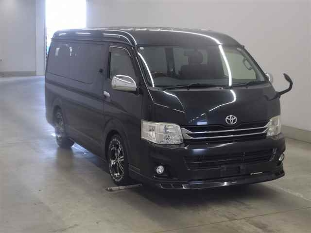 TOYOTA HIACE