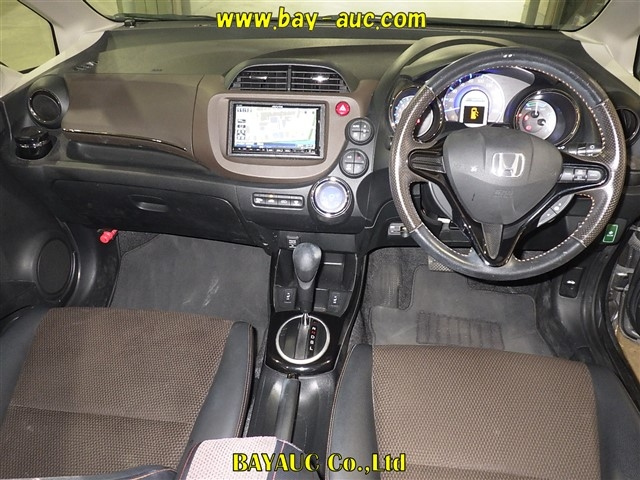 HONDA FIT SHUTTLE 2013