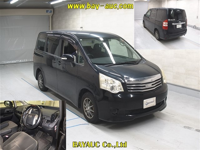 TOYOTA NOAH 2010