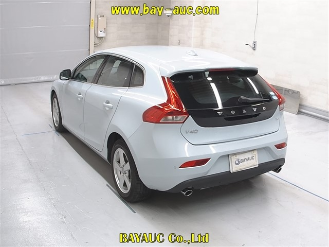 VOLVO V40 2014