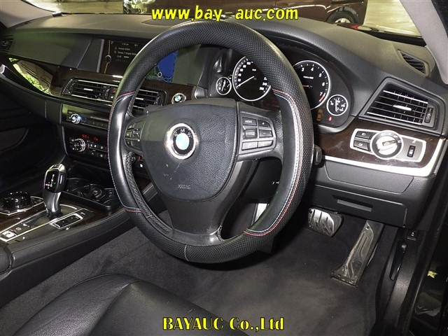 BMW 5 SERIES 2010