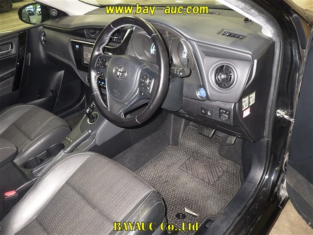 TOYOTA AURIS 2016