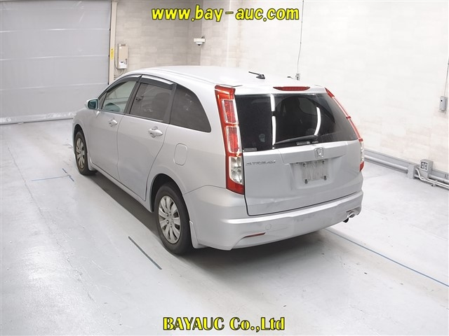 HONDA STREAM 2010