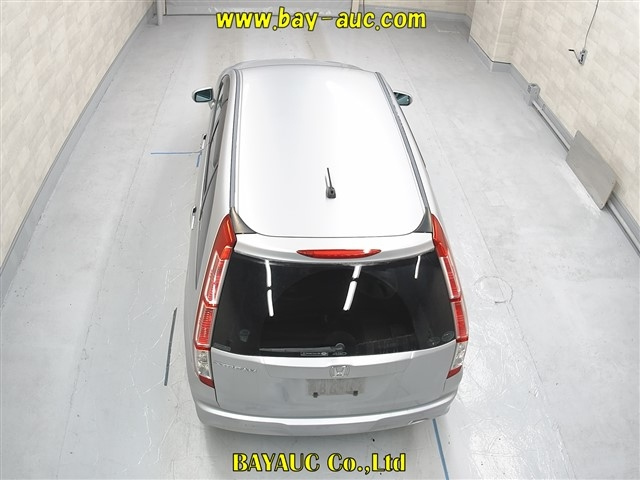 HONDA STREAM 2010