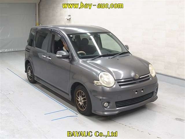 TOYOTA SIENTA 2009