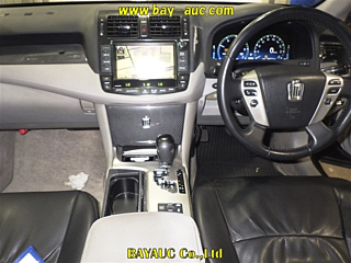 TOYOTA CROWN 2010
