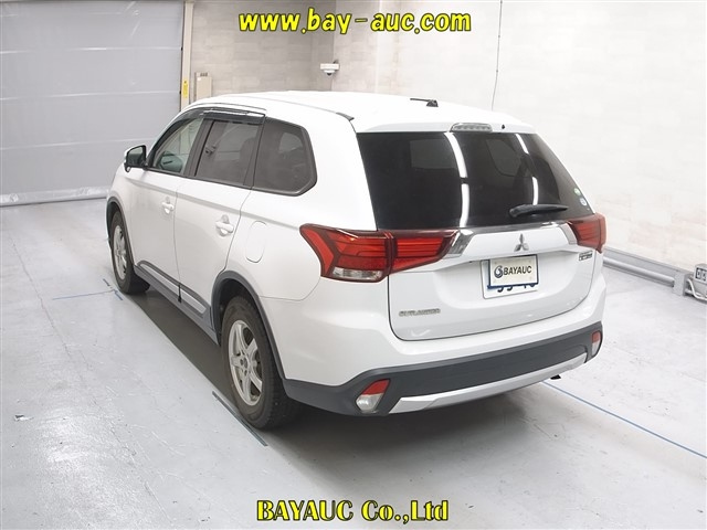 MITSUBISHI OUTLANDER 2015
