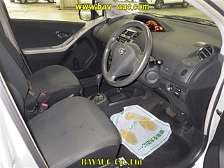 TOYOTA VITZ 2009