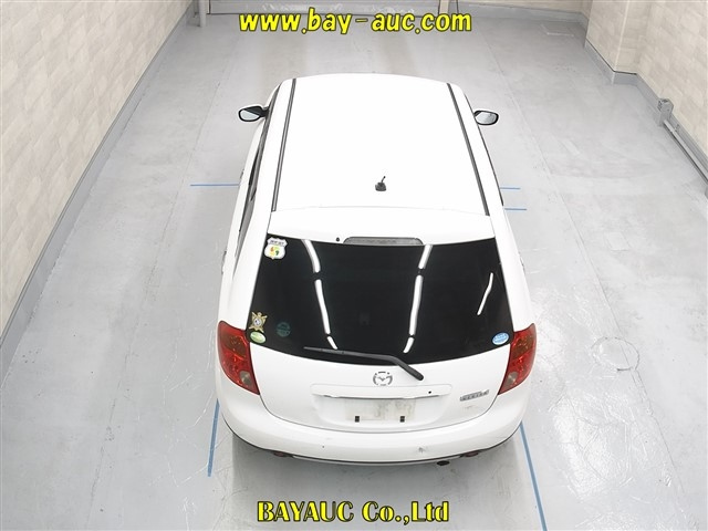 MAZDA VERISA 2010