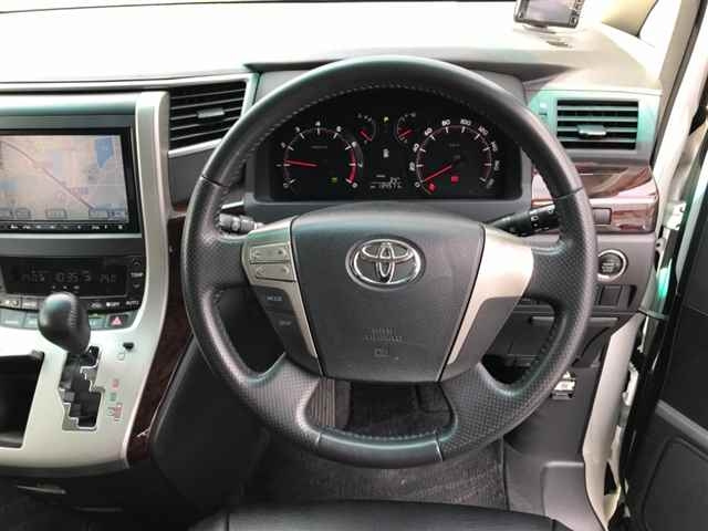 TOYOTA VELLFIRE 2012