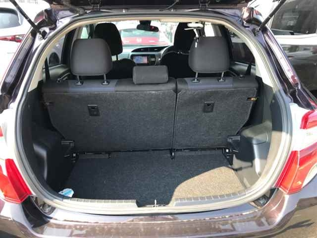 TOYOTA VITZ 2016