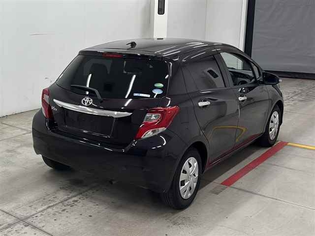 TOYOTA VITZ 2016