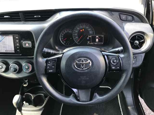 TOYOTA VITZ 2016