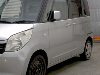 NISSAN ROOX 2011