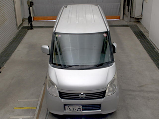 NISSAN ROOX 2011
