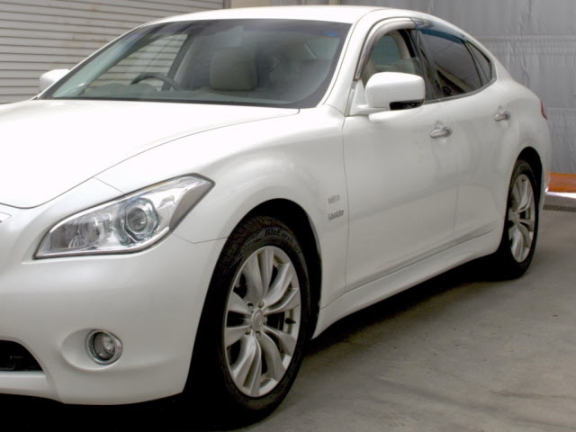NISSAN FUGA 2010