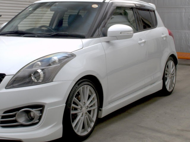 SUZUKI SWIFT 2012