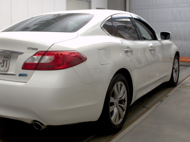 NISSAN FUGA 2010