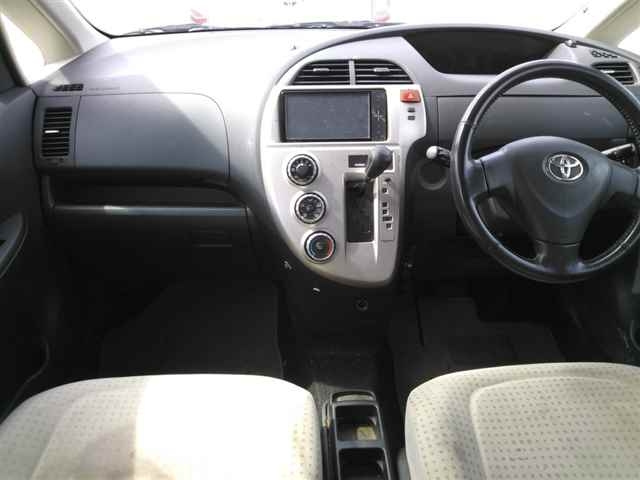 TOYOTA RACTIS 2010