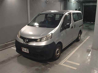 NISSAN NV200 2010