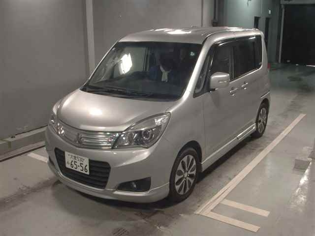 MITSUBISHI DELICA D2 2015