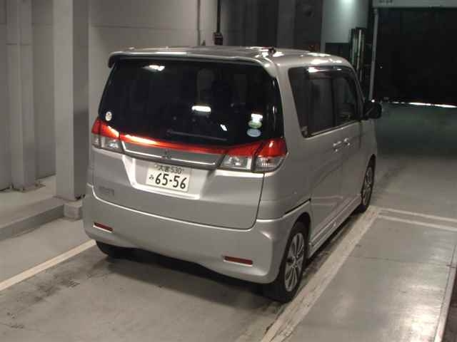 MITSUBISHI DELICA D2 2015