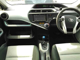TOYOTA AQUA 2012