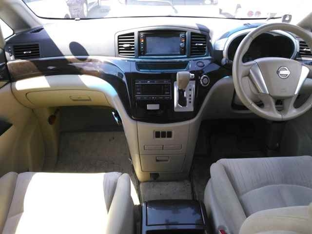 NISSAN ELGRAND 2011