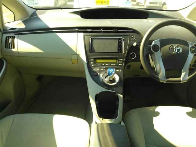 TOYOTA PRIUS 2011