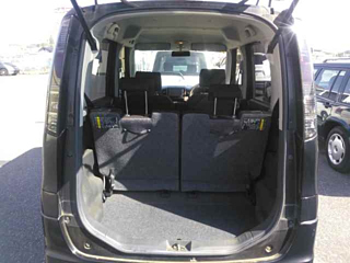 NISSAN ROOX 2010