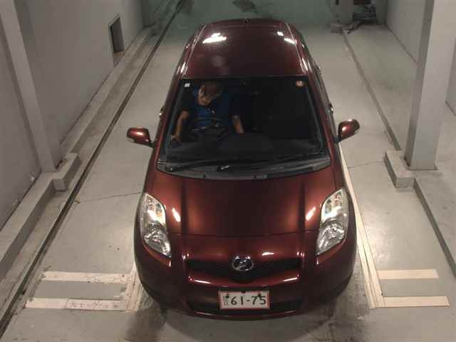 TOYOTA VITZ 2010