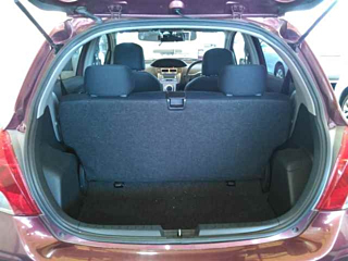 TOYOTA VITZ 2010
