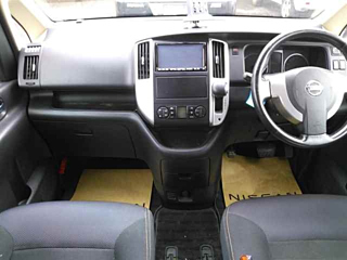 NISSAN SERENA 2009