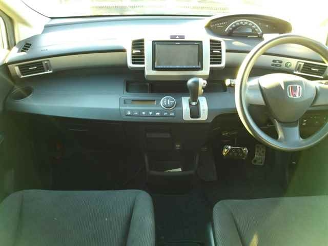 HONDA FREED 2011