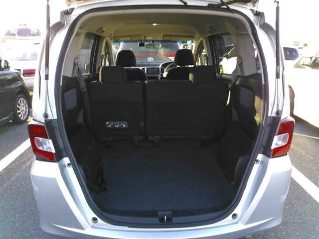 HONDA FREED 2011