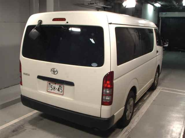 TOYOTA HIACE 2016