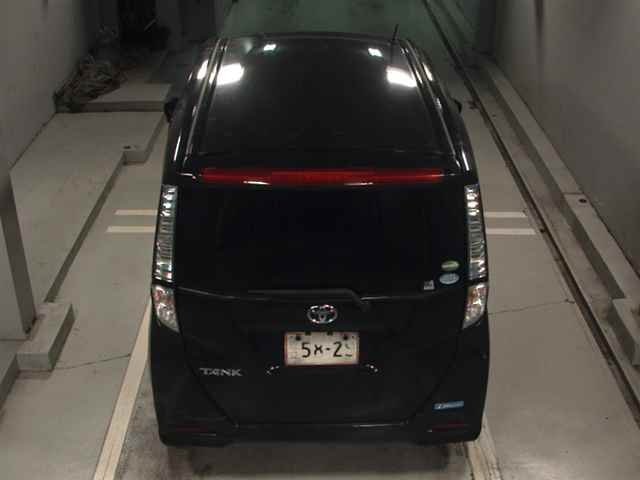 TOYOTA TANK 2017