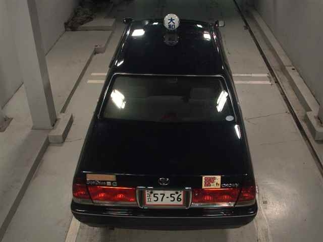 TOYOTA CROWN COMFORT 2017