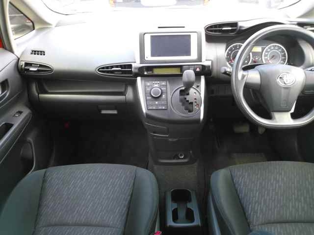 TOYOTA WISH 2012