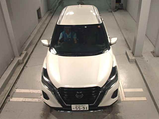 NISSAN KIX 2021