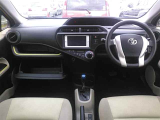 TOYOTA AQUA 2013