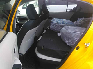 TOYOTA AQUA 2013