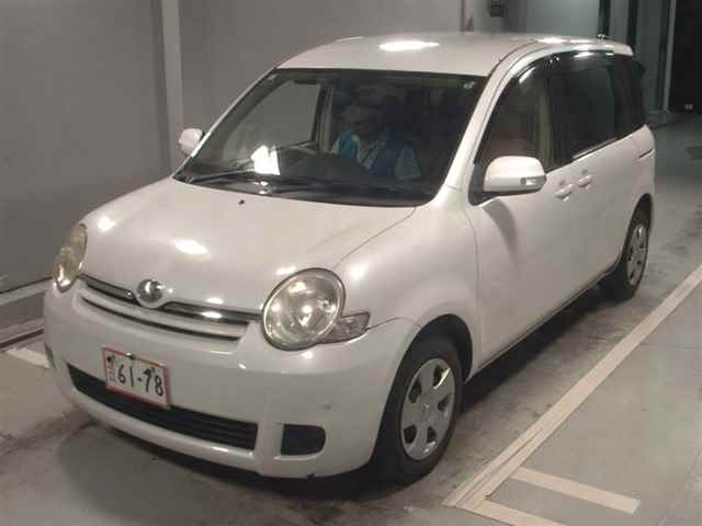 TOYOTA SIENTA 2013