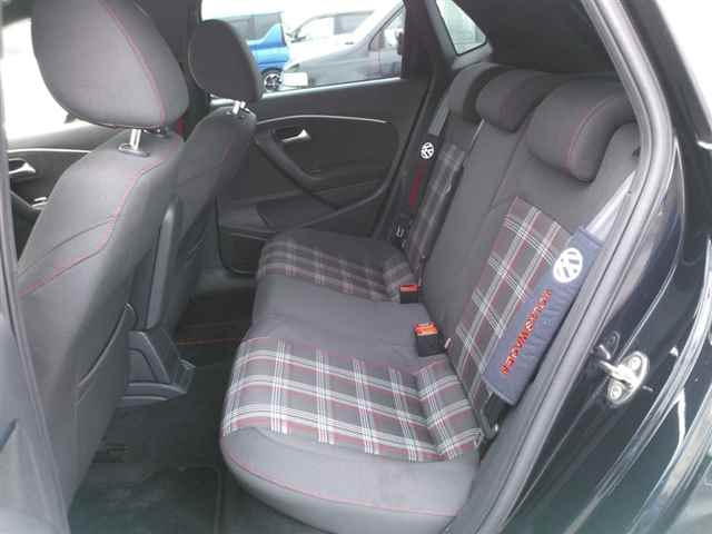 VOLKSWAGEN POLO 2015