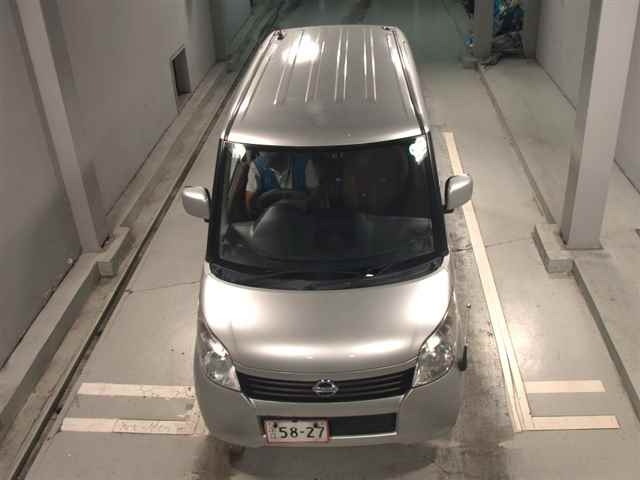 NISSAN ROOX 2011