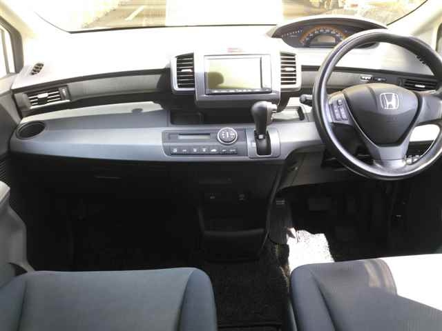 HONDA FREED 2008