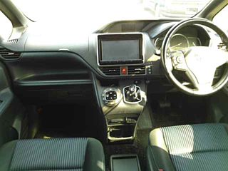 TOYOTA NOAH 2016