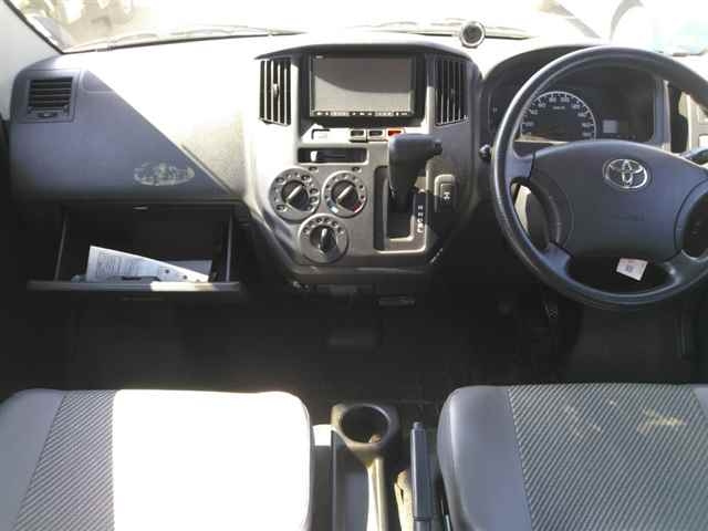 TOYOTA LITE ACE VAN 2011