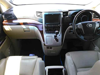 TOYOTA VELLFIRE 2010